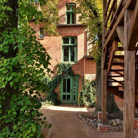 Gasthaus Und Pension "Zum Hauenden Schwein" Wörlitz Exteriér fotografie