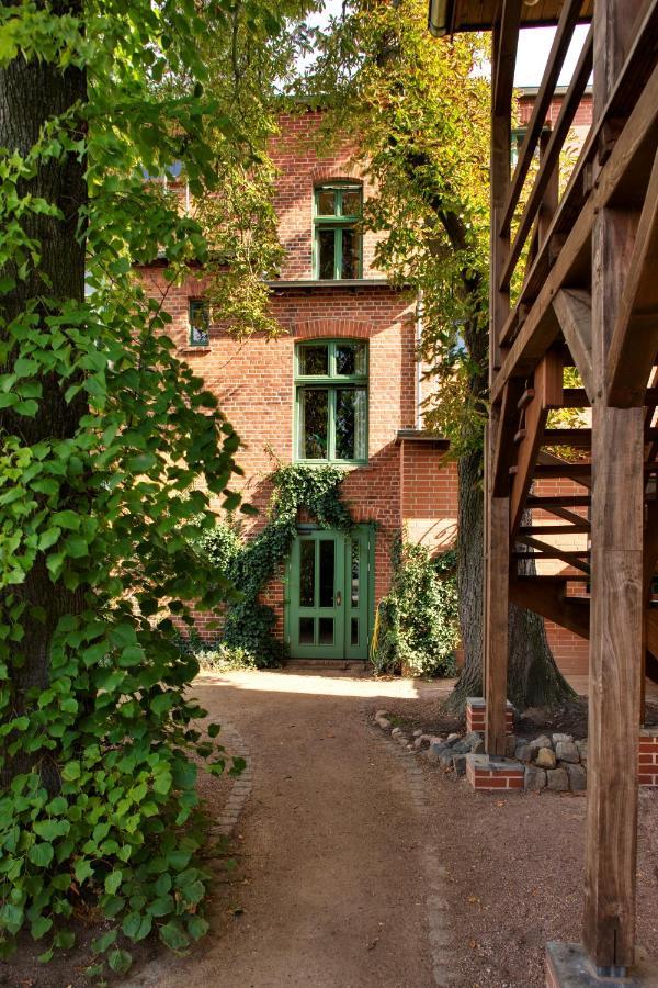 Gasthaus Und Pension "Zum Hauenden Schwein" Wörlitz Exteriér fotografie